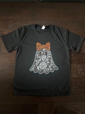 NWOT Halloween Tee Women's Large ‎ Floral Ghost with Orange Bow